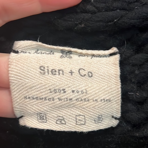 Sien & Co 100% Peruvian Wool Maxi Sweater - Picture 3 of 6